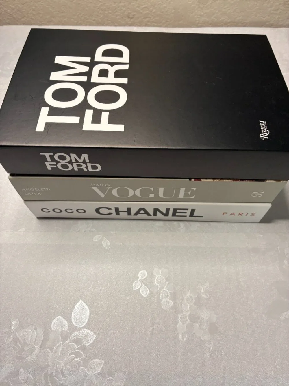 Unbranded thick paper